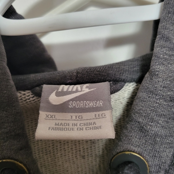 Older Nike Zip up Hoodie - Picture 2 of 4